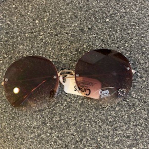 Circus by Sam Edelman Round Sunglasses w/ a heart main image 6